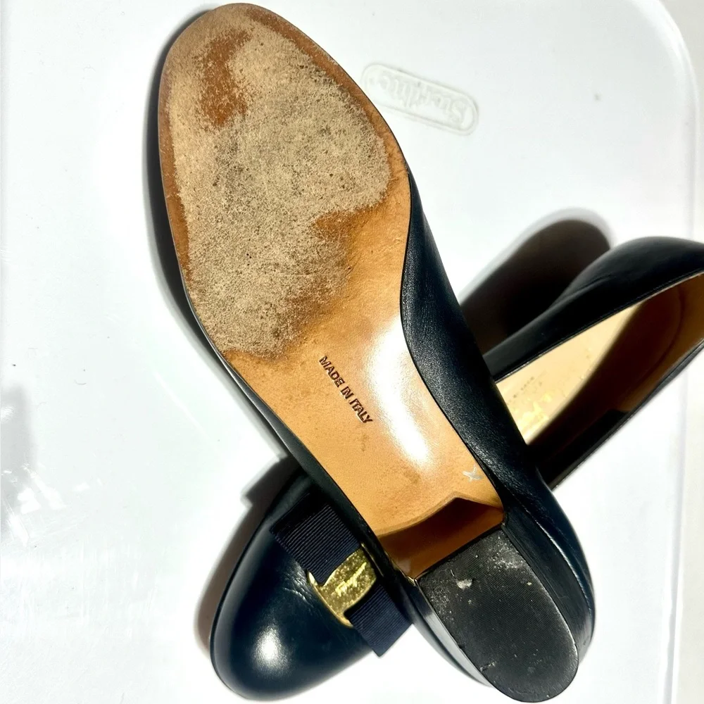 Salvatore Ferragamo Women's Navy Leather Loafers size 10B - Picture 8 of 11